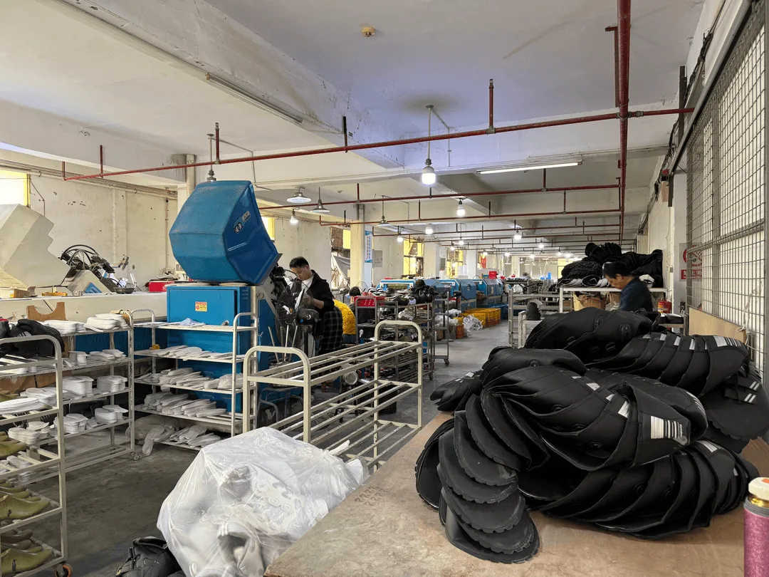 Cycling shoes manufacturing production line